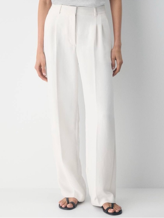 Aritzia Pants - Aritzia Effortless Pants in Light Birch